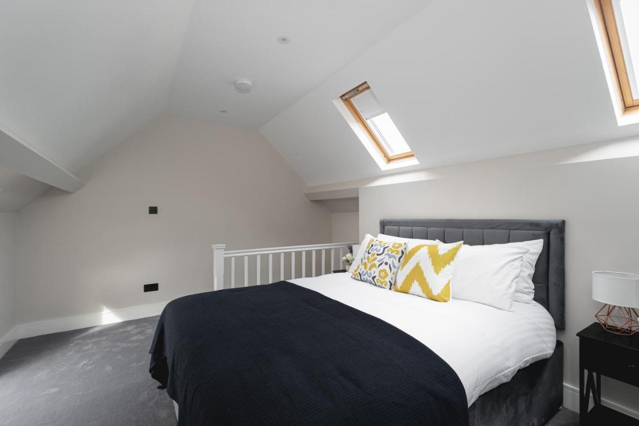Skyvillion - Cozy Large 4 & 1 Bed In Enfield, Mins To Tube Station, Free Wi-fi Appartement *