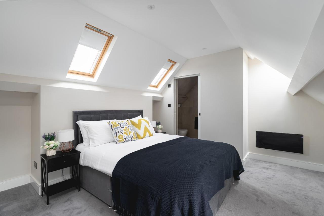 Appartement Skyvillion - Cozy Large 4 & 1 Bed In Enfield, Mins To Tube Station, Free Wi-fi *