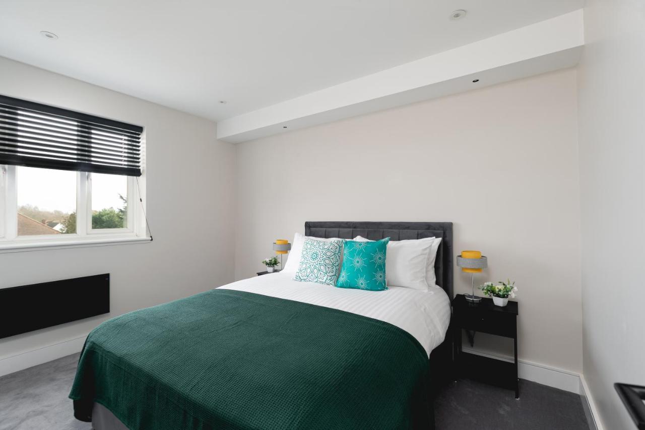 Appartement Skyvillion - Cozy Large 4 & 1 Bed In Enfield, Mins To Tube Station, Free Wi-fi Londres
