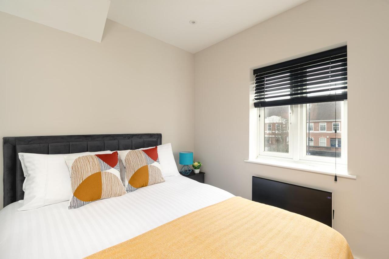 Appartement Skyvillion - Cozy Large 4 & 1 Bed In Enfield, Mins To Tube Station, Free Wi-fi Londres