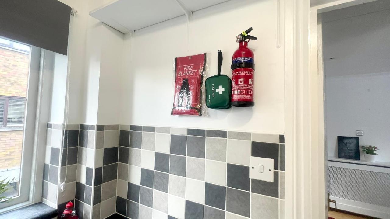 Amazing Location - Of London- 2 Bedroom Stunning Canal View House With Private Garden,parking & Balcony Appartement *