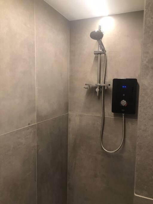 Brand New Studio Outhouse Putney Sw15 Apartamento Londres