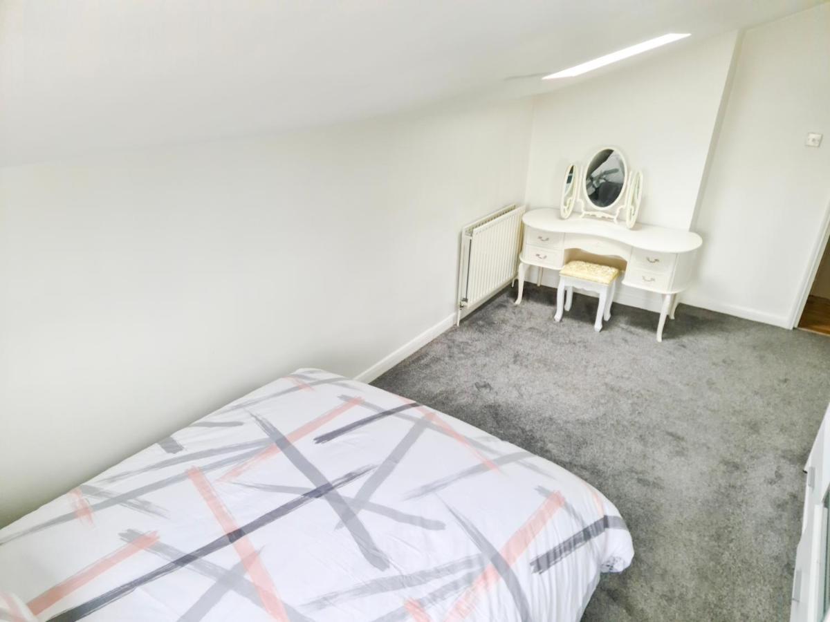 The Navarone Blue Orchid Flat Londen