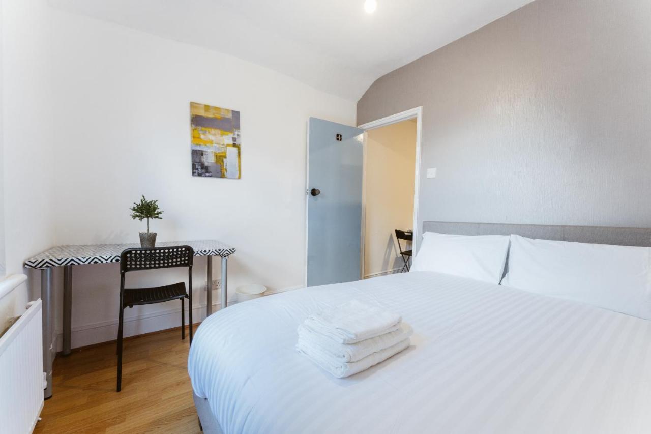 Mile End Double 86a * London