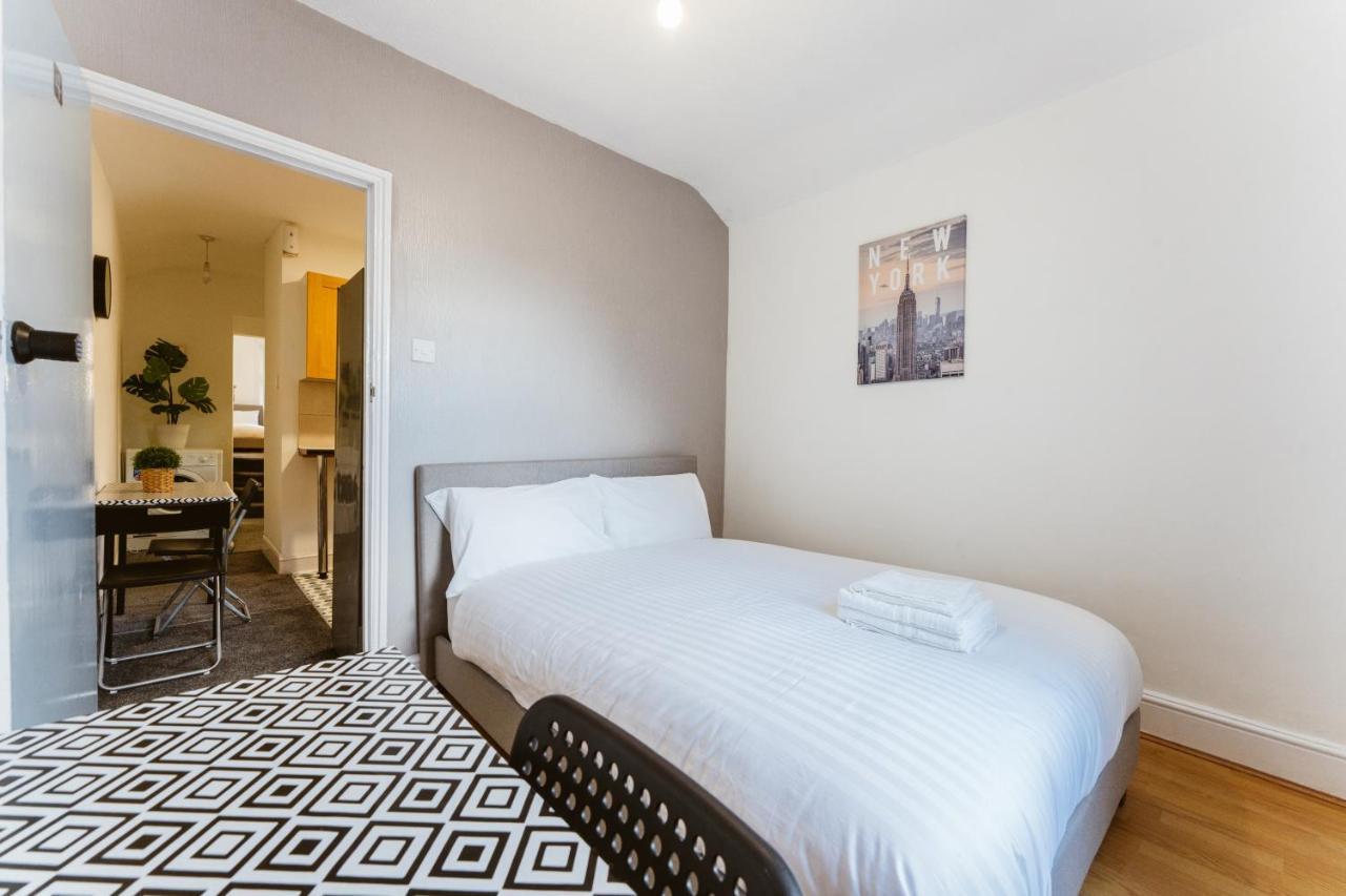 Mile End Double 86a Guest house