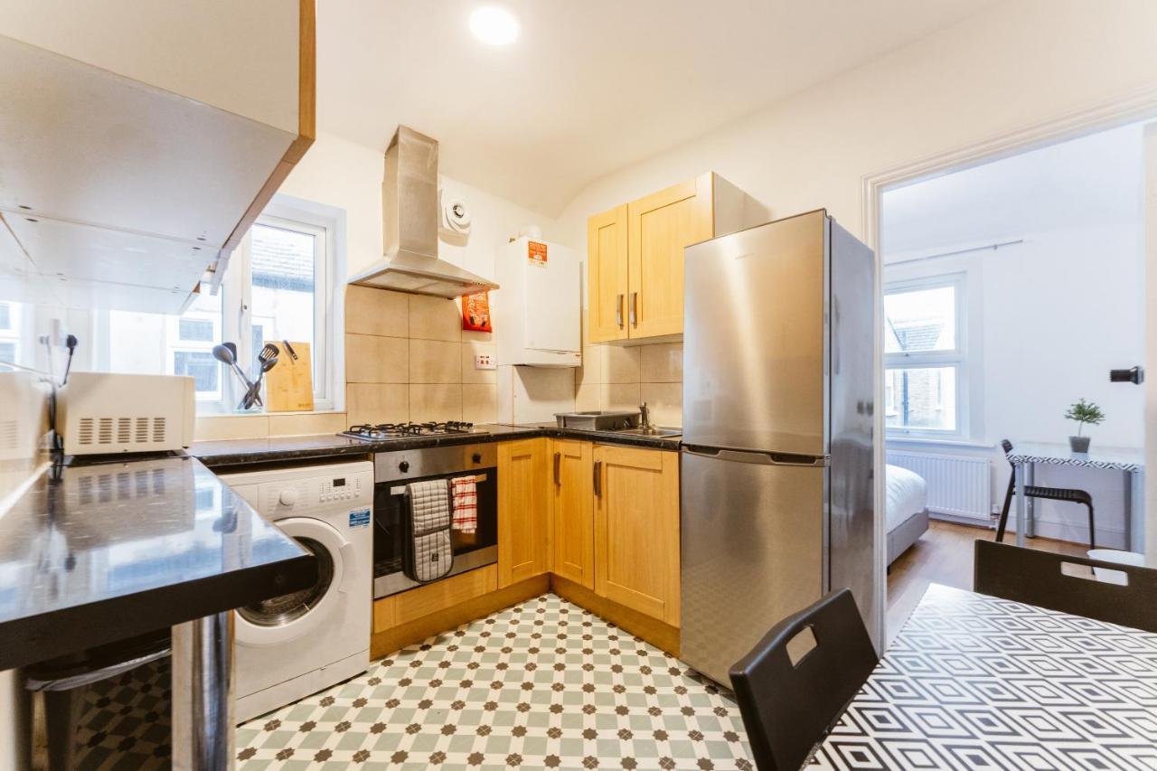 Mile End Double 86a Guest house