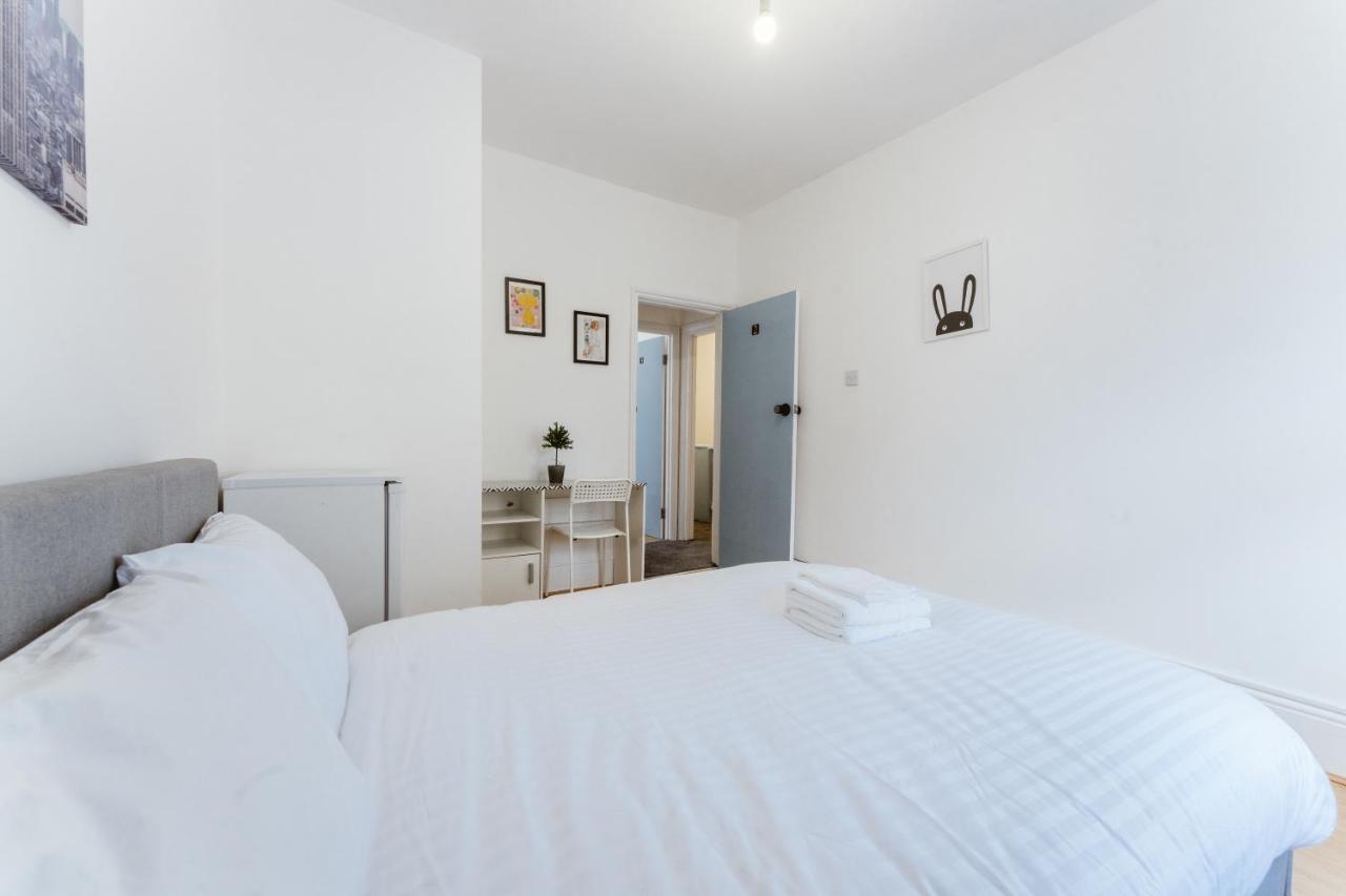 Mile End Double 86a * London