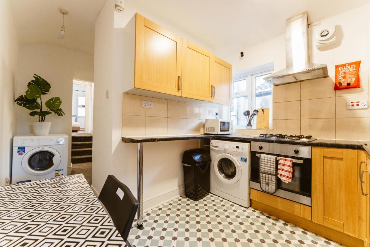 Mile End Double 86a * London