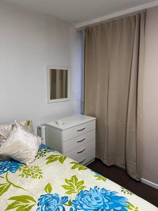016- 1 Bedroom Church Street F31 Londres