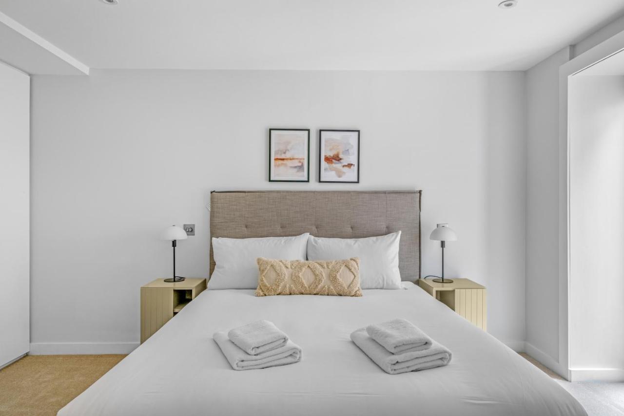 Joivy Stylish 3 Bed, 3 Bath House With Private Courtyard In Chelsea * Londen