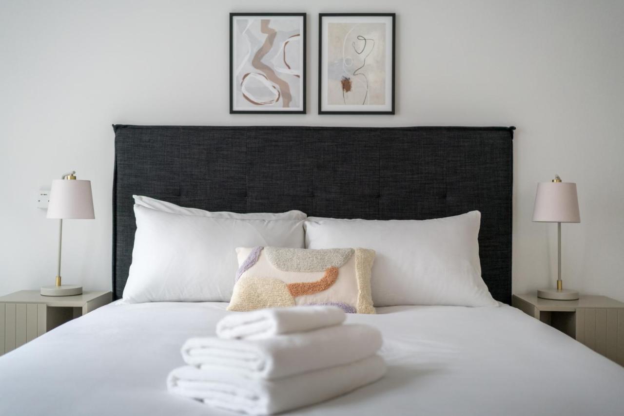 Joivy Stylish 3 Bed, 3 Bath House With Private Courtyard In Chelsea Vakantiehuis Londen