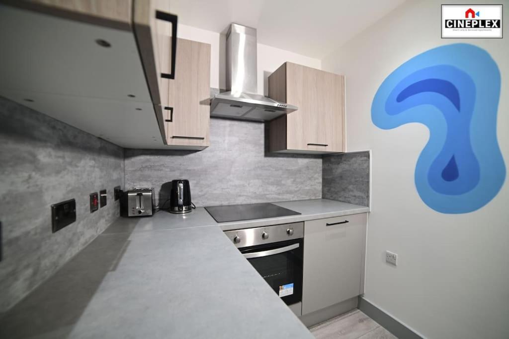 Cheerful 1bed Studio Flat With Netflix And Wi-fi By Cineplex Short Lets & Serviced Apartment *