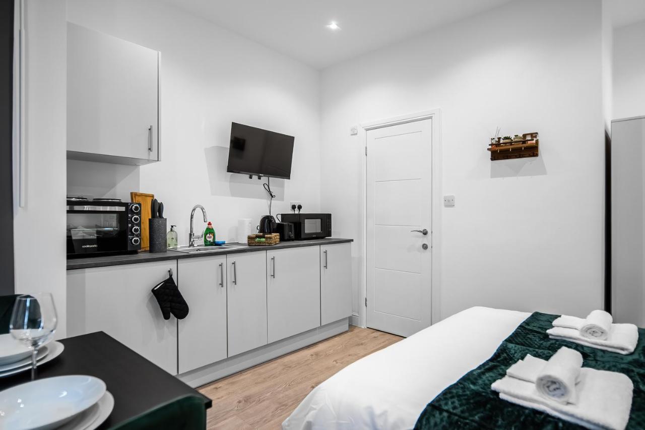 Modern Studio In Wembley *