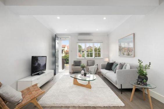 Ennishmore Mews *