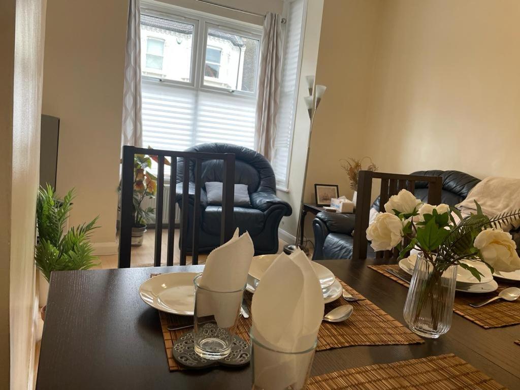 Apartamento Devonshire House-3.3ml From Wimbledon Centre Court Londres