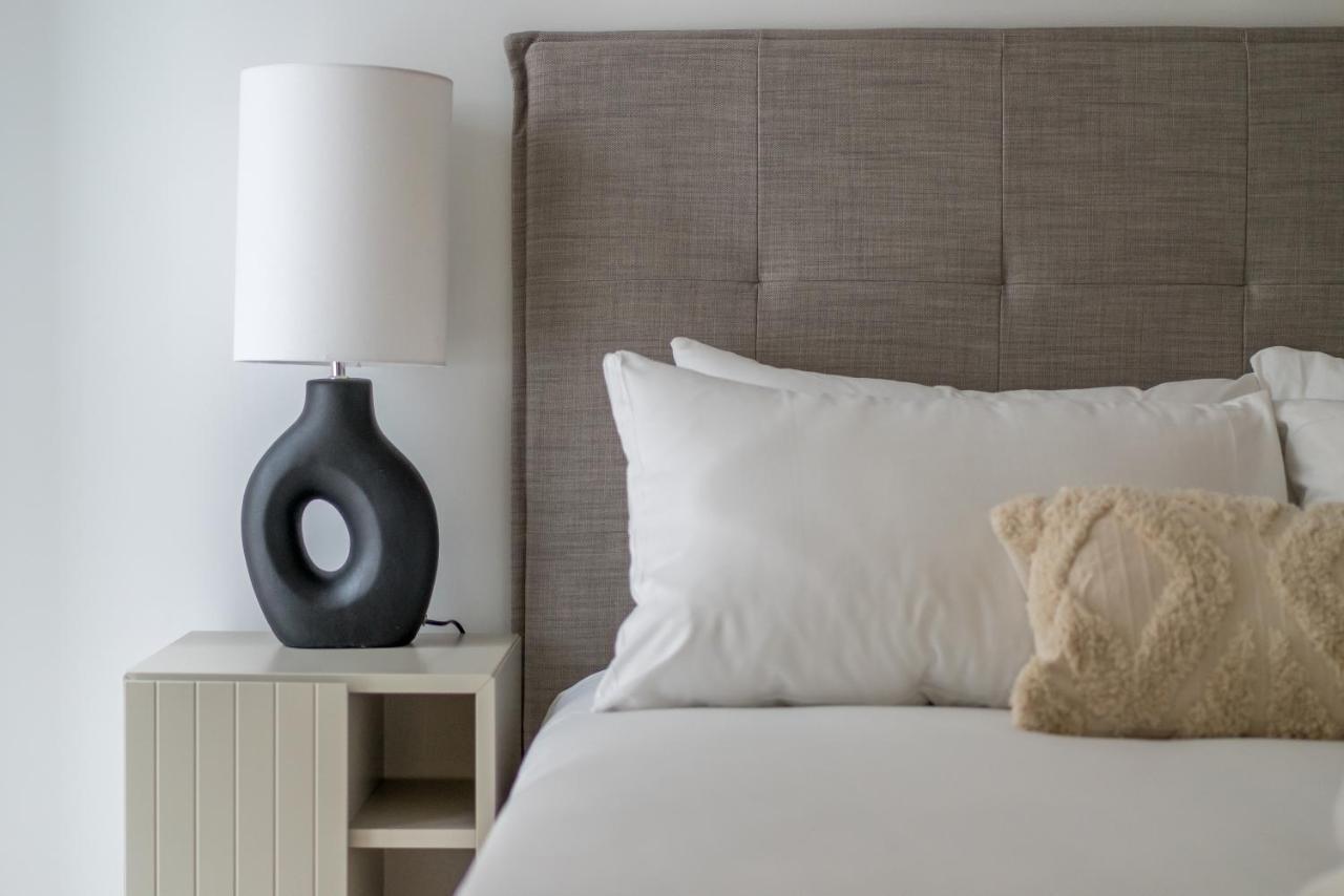 Vakantiehuis Joivy Stylish 3 Bed, 3 Bath House With Private Courtyard In Chelsea Londen