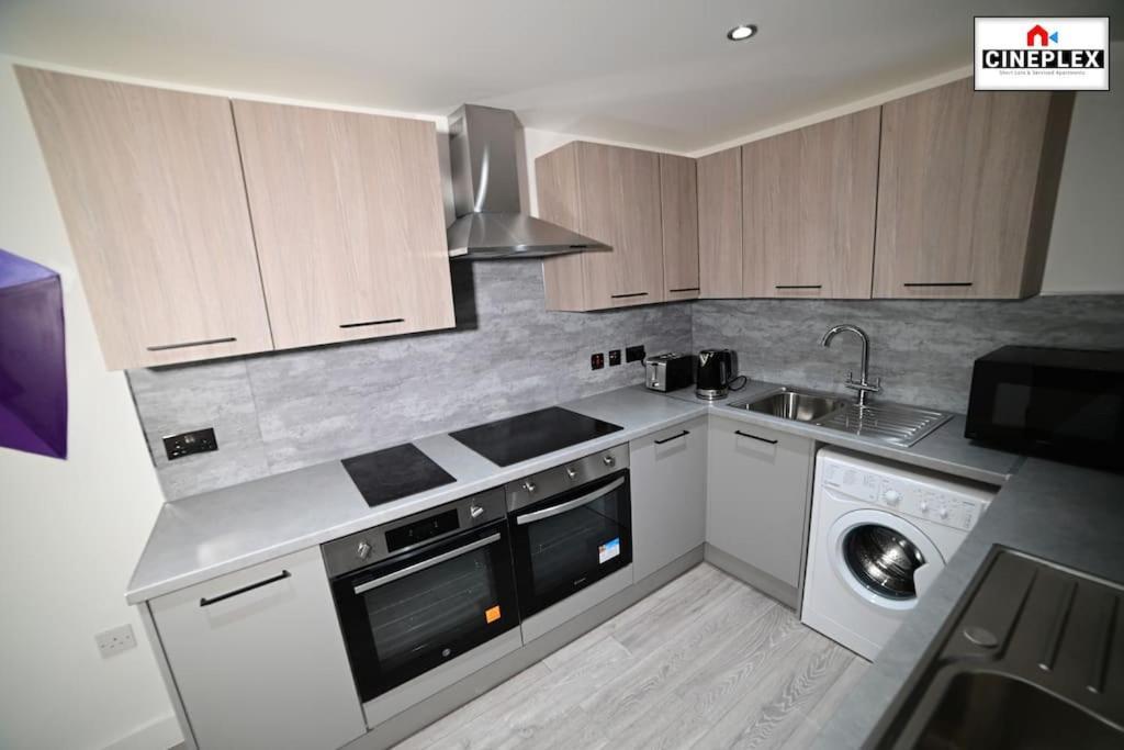 Cheerful 1bed Studio Flat With Netflix And Wi-fi By Cineplex Short Lets & Serviced London