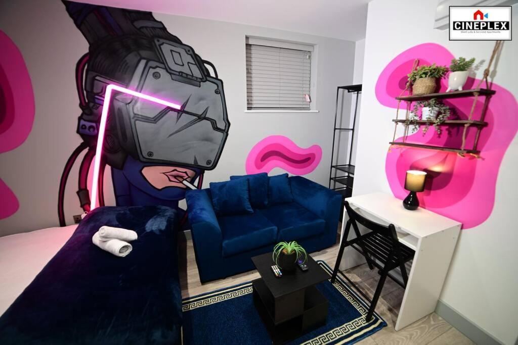 Double Bed Studio Flat With Netflix Flat B Unit C2 Wifi Disney By Cineplex Short Lets Serviced Apartment *