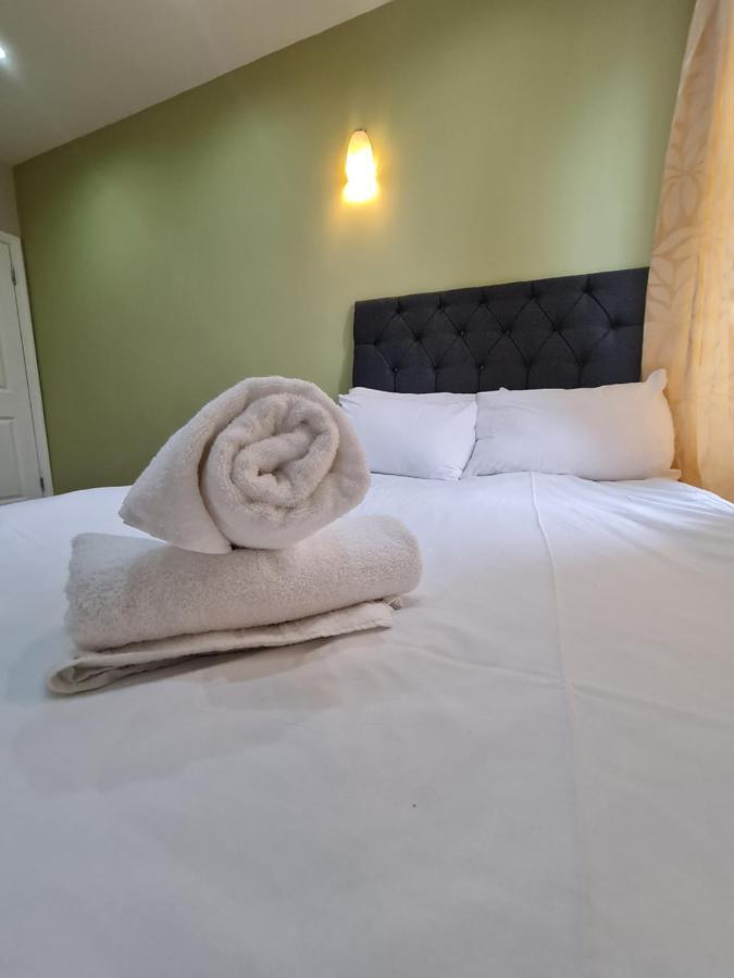 Appartement Lovely En-suite Bedroom R7 *