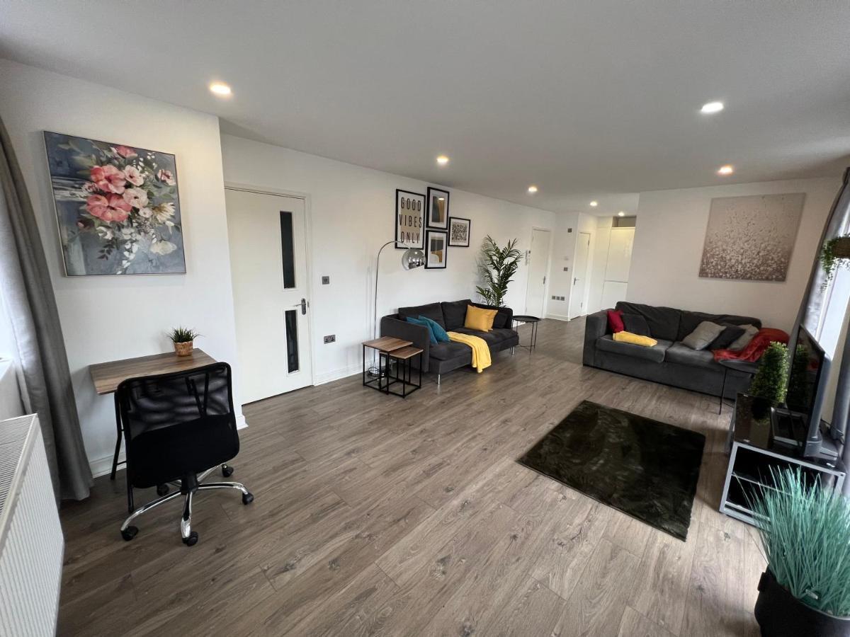 3bed Flat 3wc And Great Location Near Excel City Airport O2 And Canning Town Station
