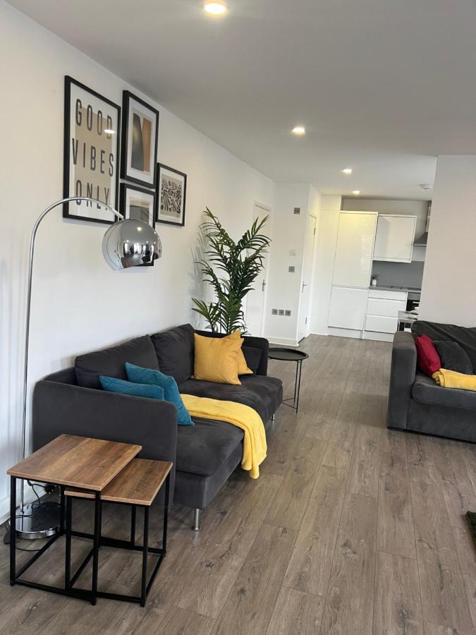 3bed Flat 3wc And Great Location Near Excel City Airport O2 And Canning Town Station Hébergement de vacances Londres