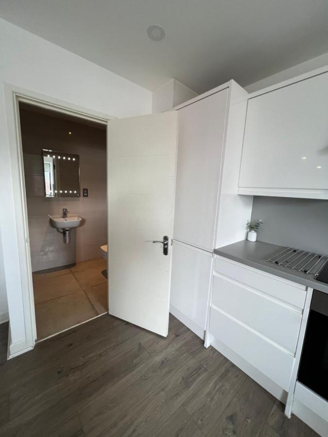 3bed Flat 3wc And Great Location Near Excel City Airport O2 And Canning Town Station
