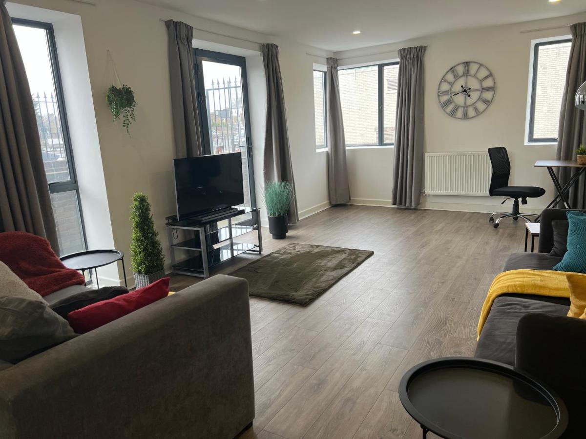 3bed Flat 3wc And Great Location Near Excel City Airport O2 And Canning Town Station Hébergement de vacances Londres