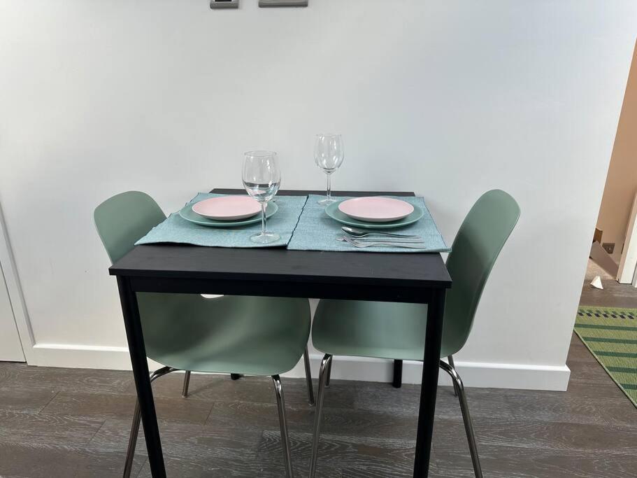 Lovely New Decor Studio - 4 The Southwell Londres