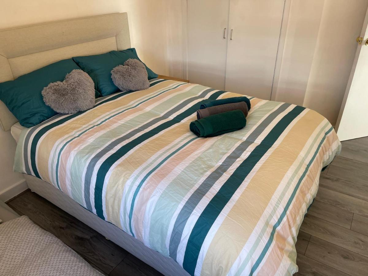 Charming 6-bed In Wembley Area Apartamento