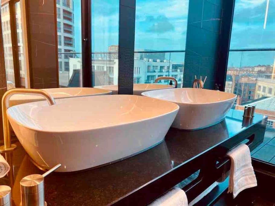 Large 3 Bed 3 Bathrooms Penthouse With Terrace And Views In Londres