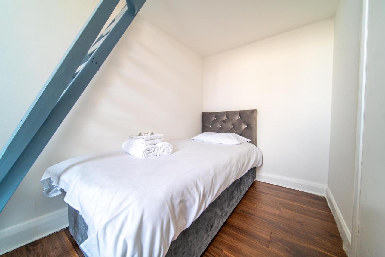 Spacious 2 Bedroom In Downtown Londres