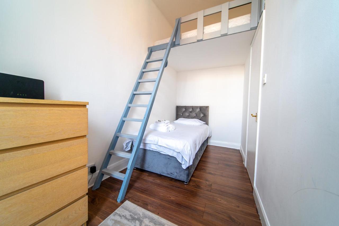 Spacious 2 Bedroom In Downtown Appartement *