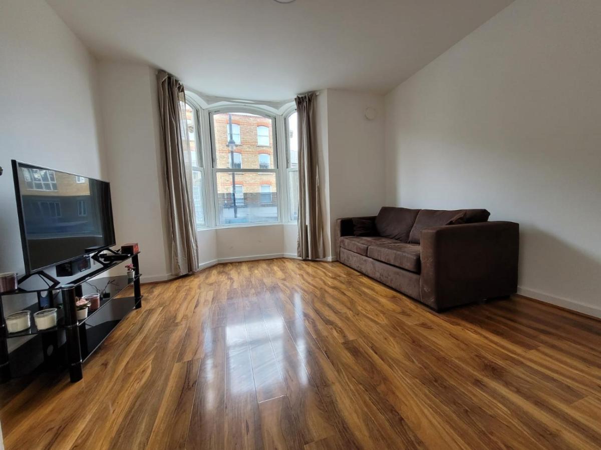 Stunning 1 Bedroom In Apartment London