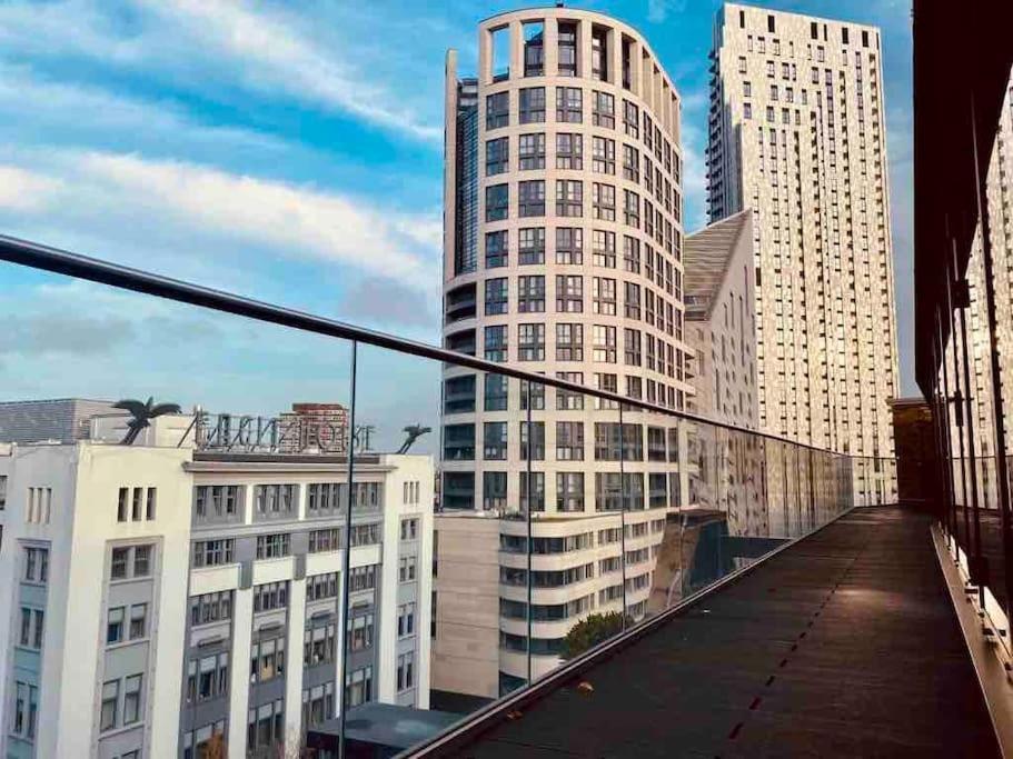Large 3 Bed 3 Bathrooms Penthouse With Terrace And Views In *
