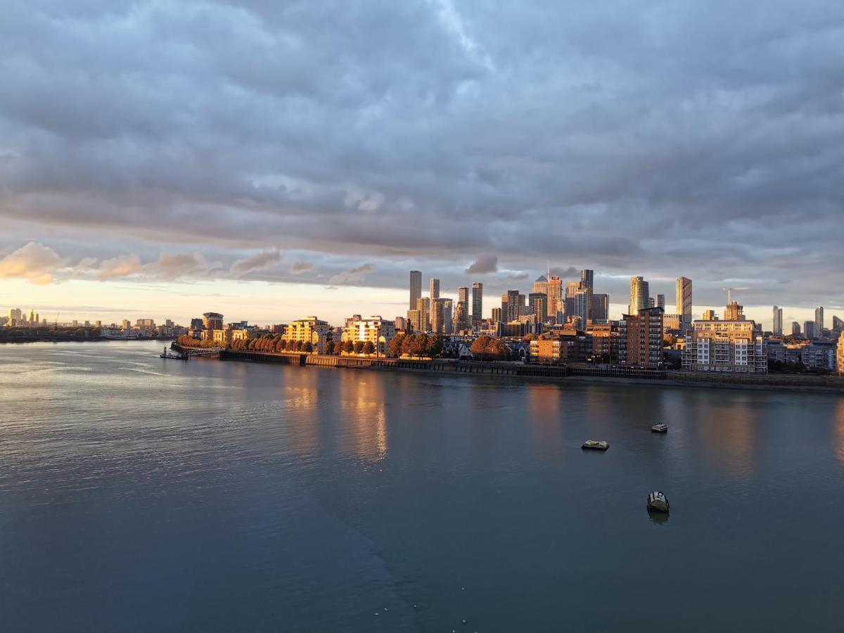 Homestay With Stunning Thames River View Hospedagem domiciliar *