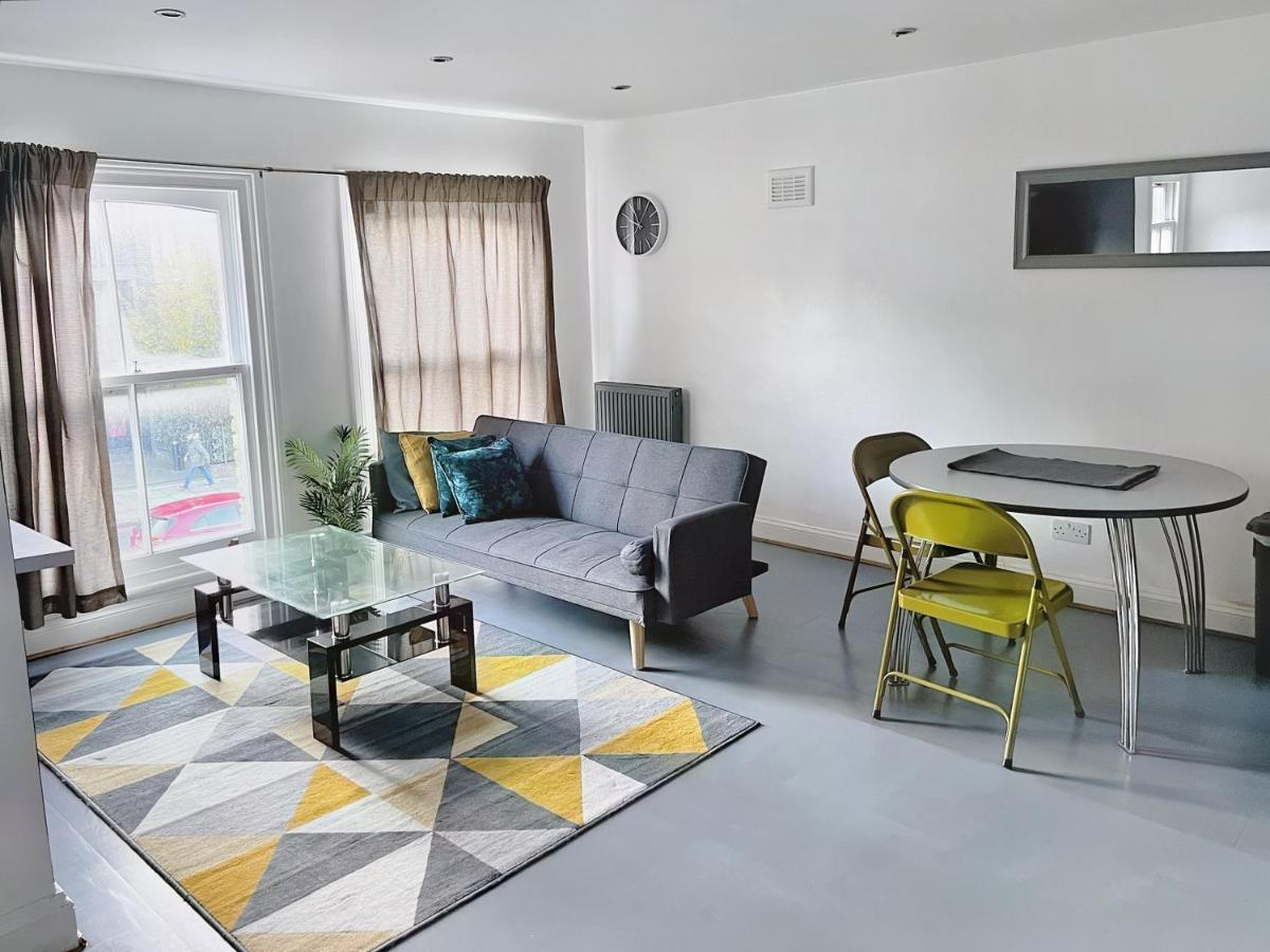 Lovely 2-bedroom Serviced Greater Apartamento *