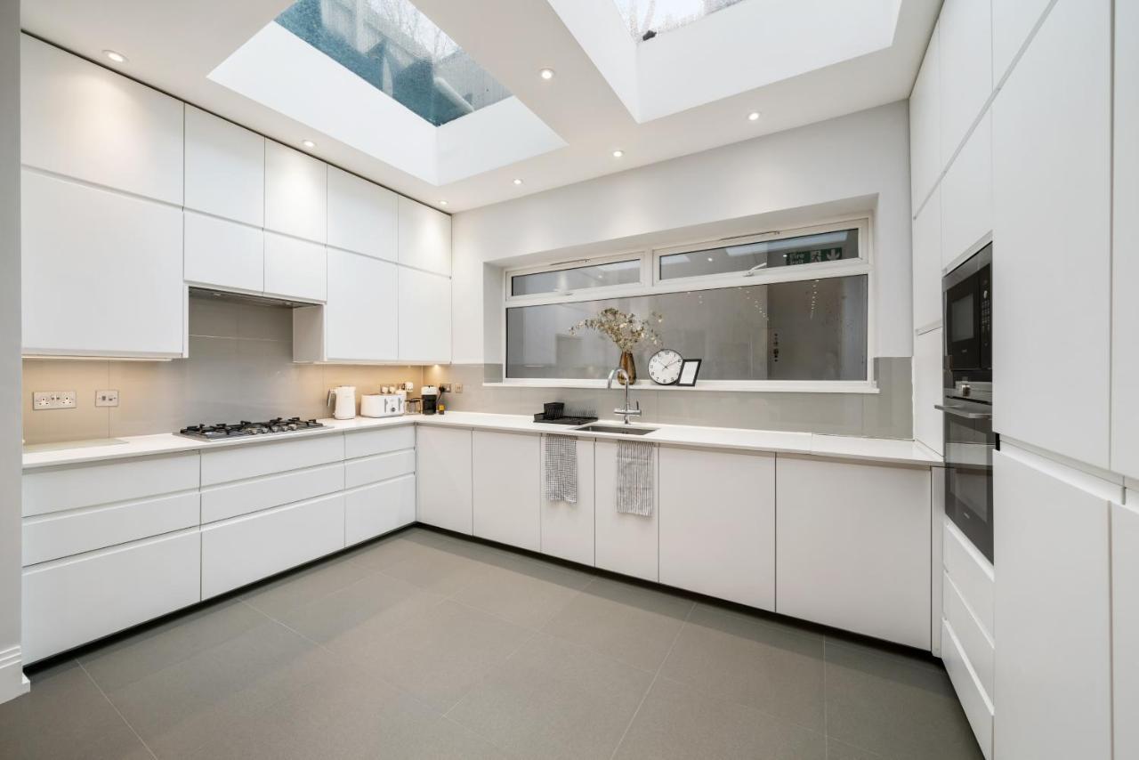 Holiday home Modern 4 Bedroom Townhouse With Cinema In The Heart Of Se1 *