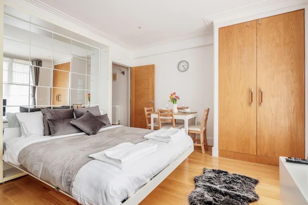 The Hyde Park Corner Apartment London