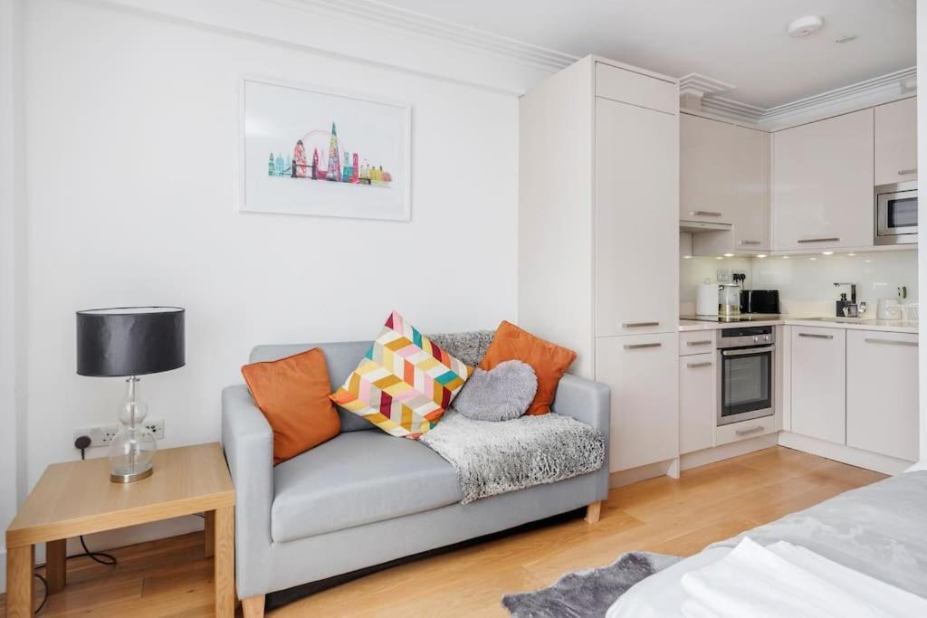 The Hyde Park Corner Apartment