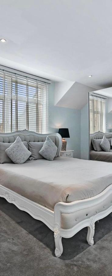 Hampstead Opulence - Luxurious Split Level * Londres