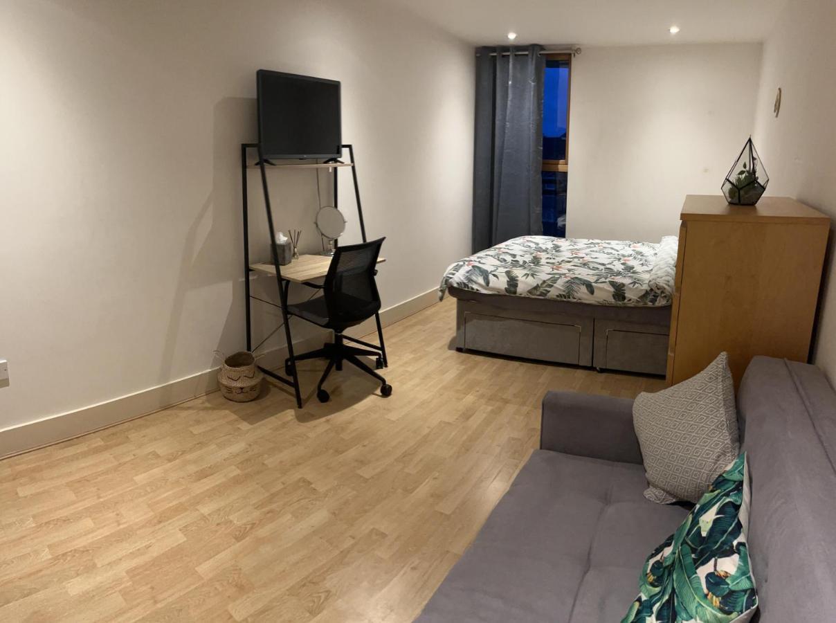 Large And Private Bathroom Londen