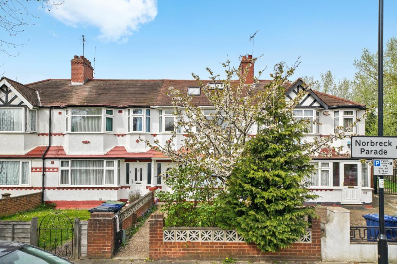 Hanger Lane Hububb Appartement Londres