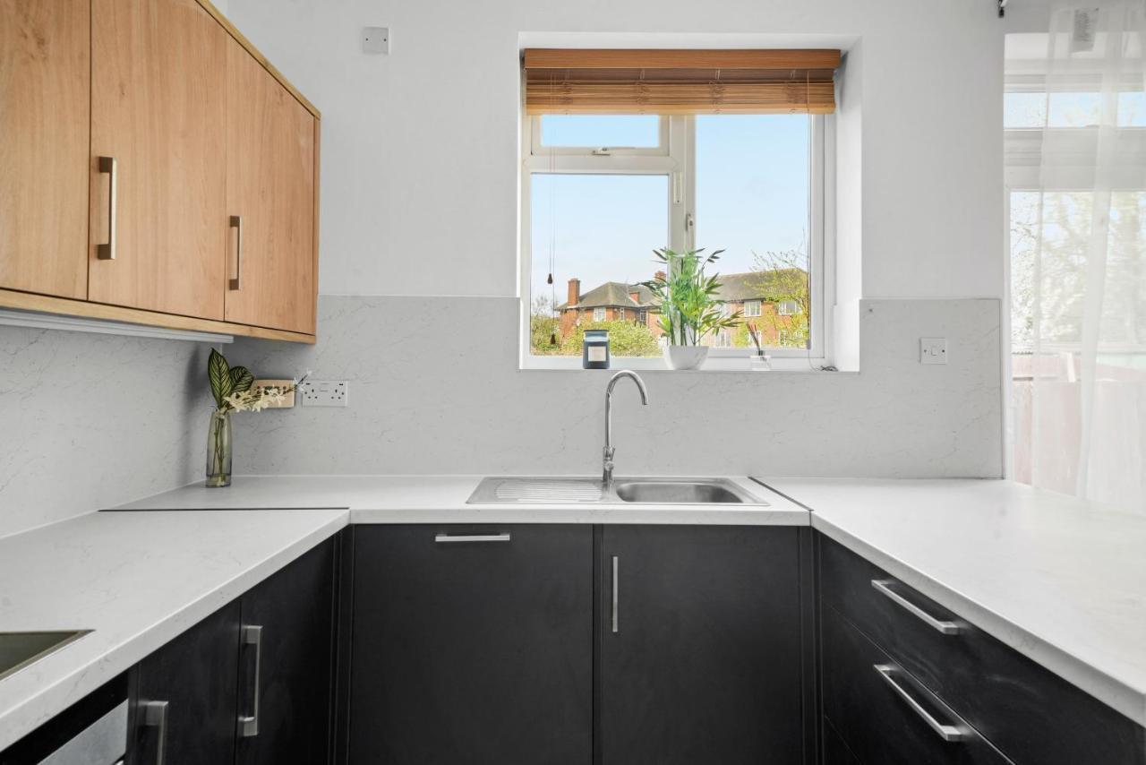 Hanger Lane Hububb Appartement *