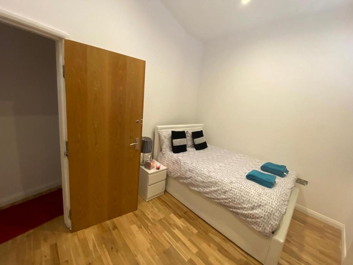 005- Frampton St 2 Bedrooms Apartment London