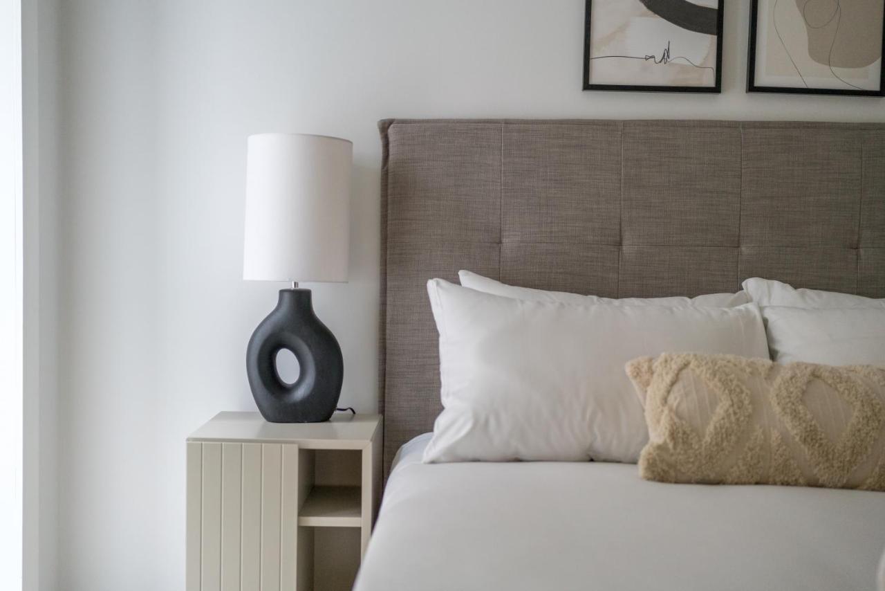 Joivy Stylish 3 Bed, 3 Bath House With Private Courtyard In Chelsea * Londen