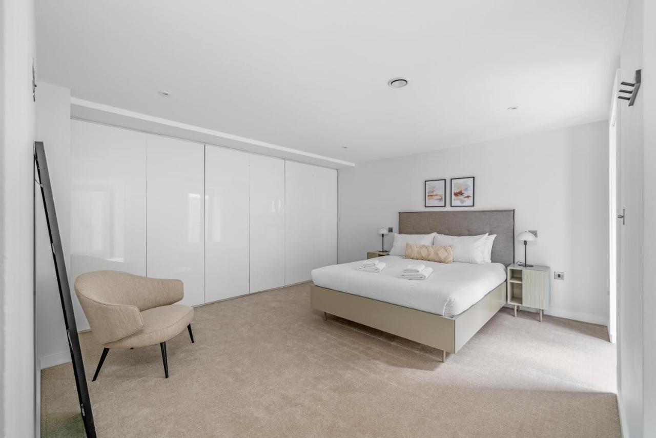 Vakantiehuis Joivy Stylish 3 Bed, 3 Bath House With Private Courtyard In Chelsea *