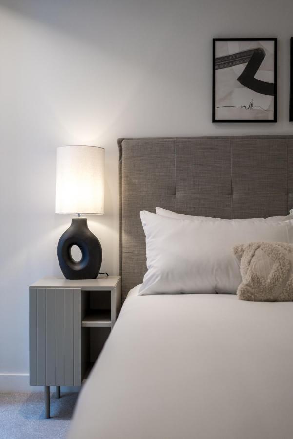 Joivy Stylish 3 Bed, 3 Bath House With Private Courtyard In Chelsea Vakantiehuis Londen