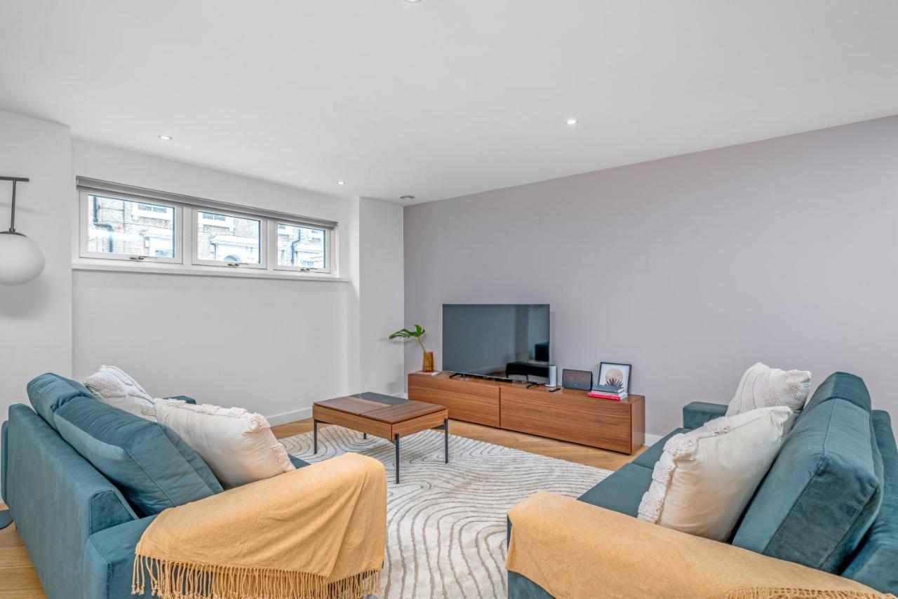 Joivy Stylish 3 Bed, 3 Bath House With Private Courtyard In Chelsea Vakantiehuis Londen