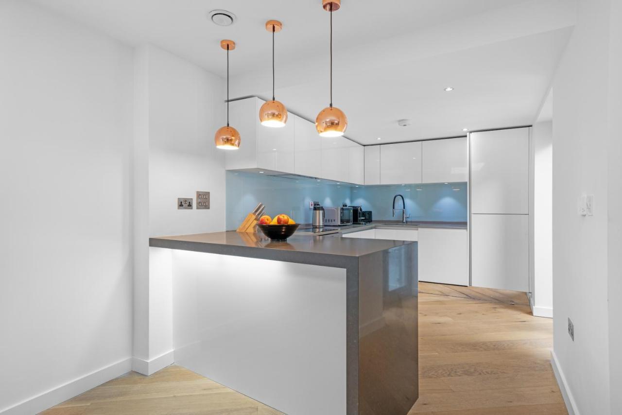 Joivy Stylish 3 Bed, 3 Bath House With Private Courtyard In Chelsea Vakantiehuis Londen