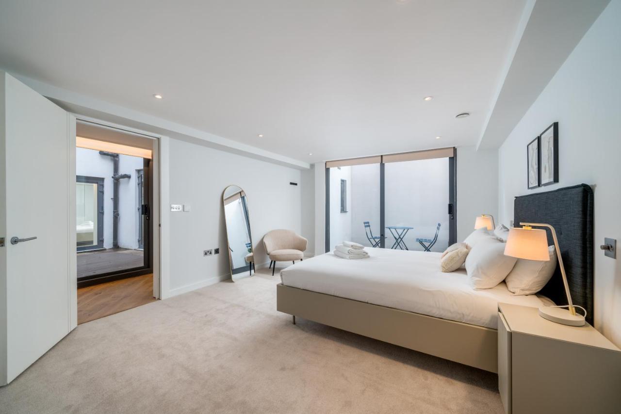 Joivy Stylish 3 Bed, 3 Bath House With Private Courtyard In Chelsea Vakantiehuis Londen